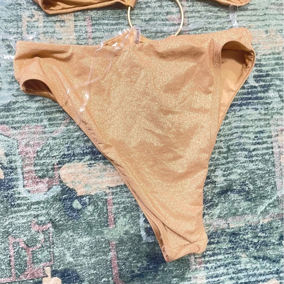 Vitamins A The Icon One‎ Piece - Golden Glow Metallic Size M - Picture 8 of 16